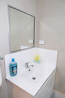 Sapphire Palms Motel