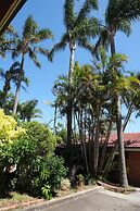 Sapphire Palms Motel