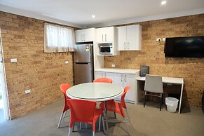 Sapphire Palms Motel