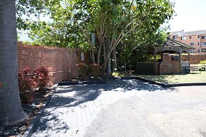 Sapphire Palms Motel