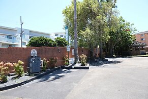 Sapphire Palms Motel