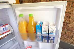 Sapphire Palms Motel