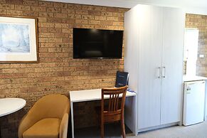 Sapphire Palms Motel