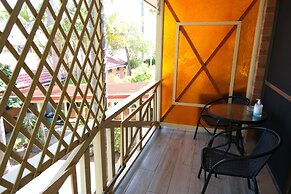 Sapphire Palms Motel