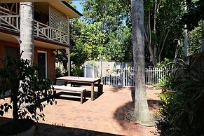 Sapphire Palms Motel