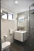 Sapphire Palms Motel