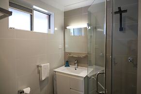 Sapphire Palms Motel