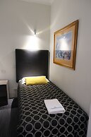 Sapphire Palms Motel