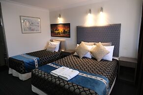 Sapphire Palms Motel