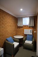 Sapphire Palms Motel