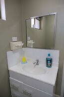 Sapphire Palms Motel