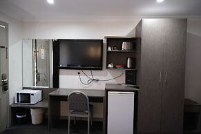 Sapphire Palms Motel