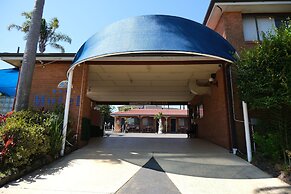 Sapphire Palms Motel