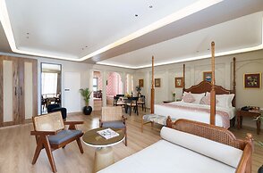 The Red Pier - My Downtown Hotels