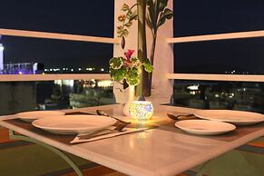 The Red Pier - My Downtown Hotels