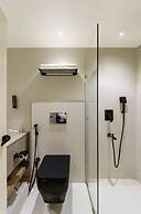 The Red Pier - My Downtown Hotels