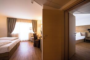 Golden Park Resort