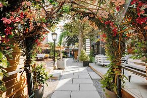 American Beech Hotel