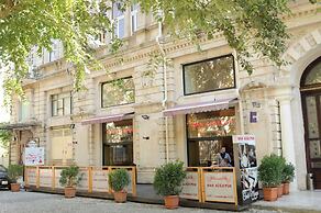 Boulevard Guest House