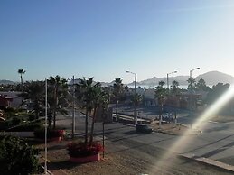 Los Jitos Hotel & Suites