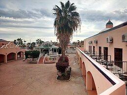 Los Jitos Hotel & Suites