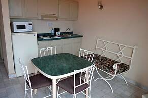 Los Jitos Hotel & Suites