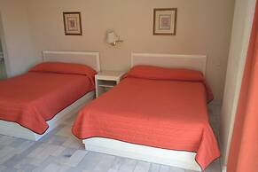 Los Jitos Hotel & Suites