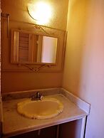 Los Jitos Hotel & Suites