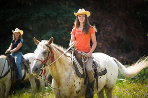 Tyax Lodge & Heliskiing