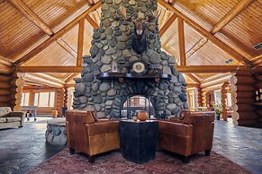 Tyax Lodge & Heliskiing