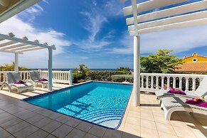 Coral Estate Rentals