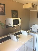 Park Avenue Inn and Suites