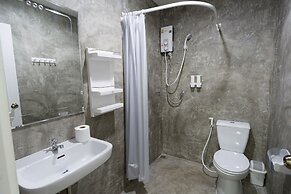 Les Fleurs Bangkok Hostel