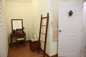 Les Fleurs Bangkok Hostel