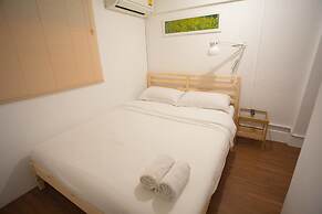 Les Fleurs Bangkok Hostel