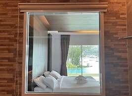 Phi Phi Cliff Beach Resort