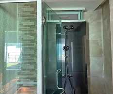 Phi Phi Cliff Beach Resort