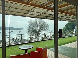 Phi Phi Cliff Beach Resort