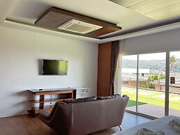 Phi Phi Cliff Beach Resort