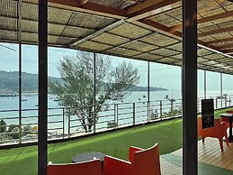 Phi Phi Cliff Beach Resort