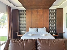 Phi Phi Cliff Beach Resort