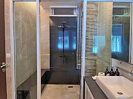 Phi Phi Cliff Beach Resort