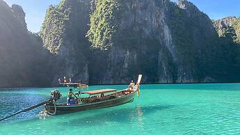 Phi Phi Cliff Beach Resort