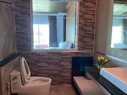 Phi Phi Cliff Beach Resort