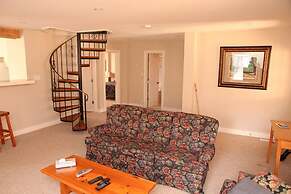 Patterson Kaye Resort on Lake Muskoka