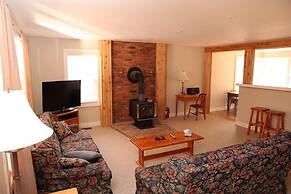 Patterson Kaye Resort on Lake Muskoka