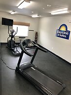 Days Inn & Suites by Wyndham Katy