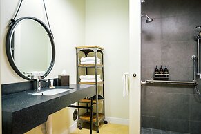 Rush Creek Lodge and Spa at Yosemite