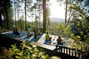 Rush Creek Lodge and Spa at Yosemite