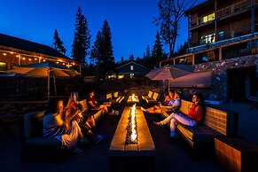 Rush Creek Lodge and Spa at Yosemite
